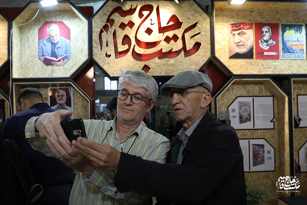 گزارش تصویری غرفه انتشارات مکتب حاج قاسم در ششمین روز نمایشگاه کتاب تهران (2)