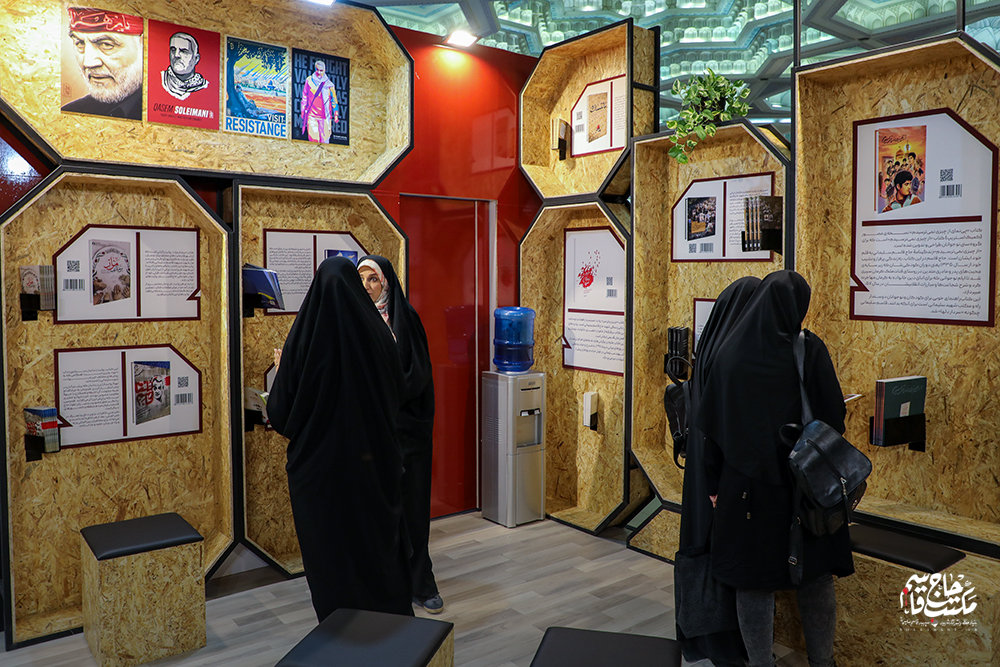 گزارش تصویری غرفه انتشارات مکتب حاج قاسم در اولین روز نمایشگاه کتاب تهران (2)