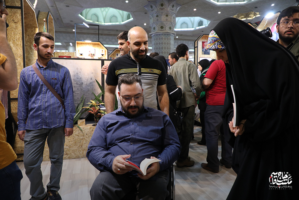 گزارش تصویری غرفه انتشارات مکتب حاج قاسم در دهمین روز نمایشگاه کتاب تهران (2)