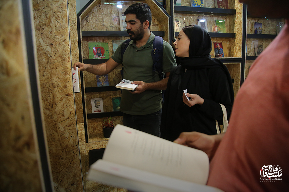 گزارش تصویری غرفه انتشارات مکتب حاج قاسم در دومین روز نمایشگاه کتاب تهران (3)