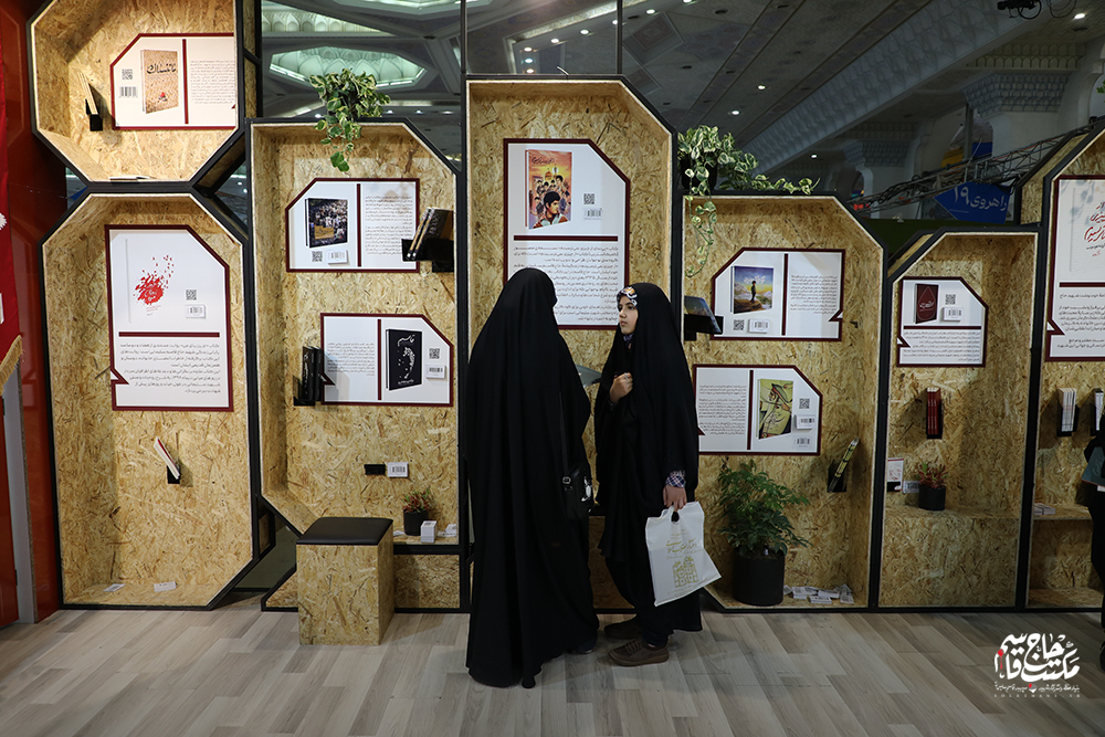 گزارش تصویری غرفه انتشارات مکتب حاج قاسم در نهمین روز نمایشگاه کتاب تهران (1)