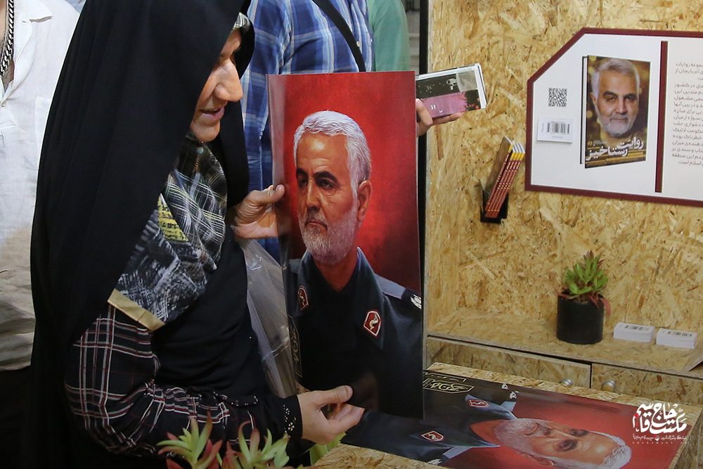 گزارش تصویری غرفه انتشارات مکتب حاج قاسم در پنجمین روز نمایشگاه کتاب تهران (2)