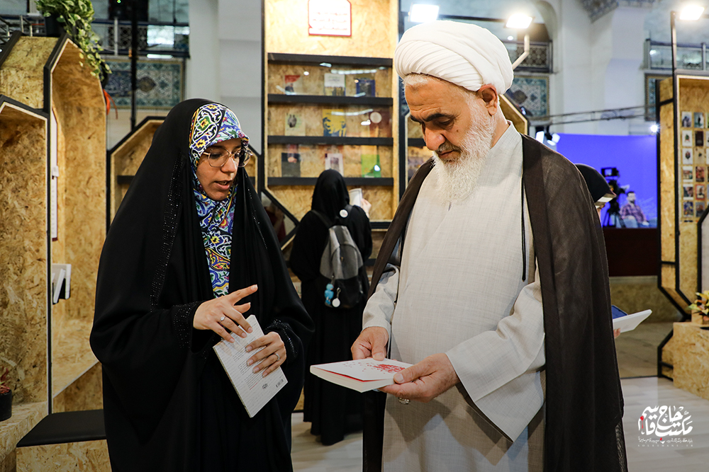 گزارش تصویری غرفه انتشارات مکتب حاج قاسم در چهارمین روز نمایشگاه کتاب تهران (1)