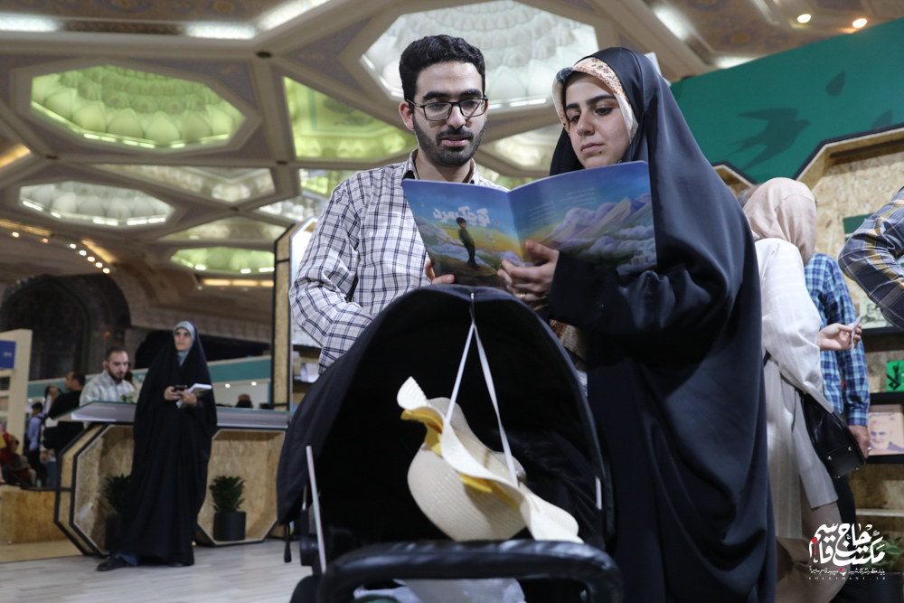 گزارش تصویری | غرفه مکتب حاج قاسم در هفتمین روز سی و پنجمین نمایشگاه کتاب تهران(2)