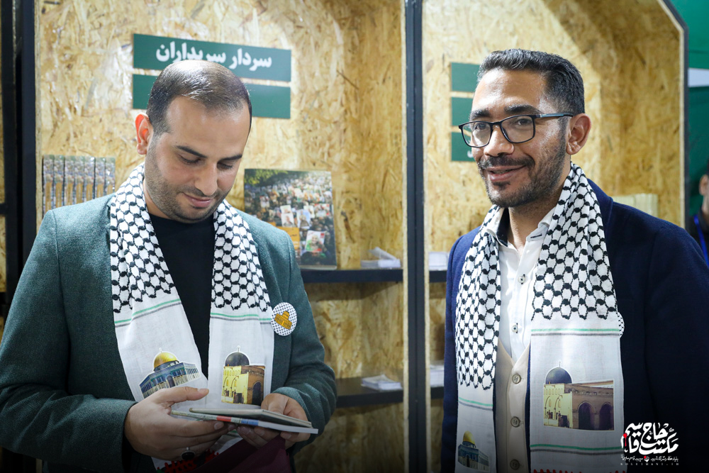 گزارش تصویری | غرفه مکتب حاج قاسم در سومین روز سی و پنجمین نمایشگاه کتاب تهران(1)