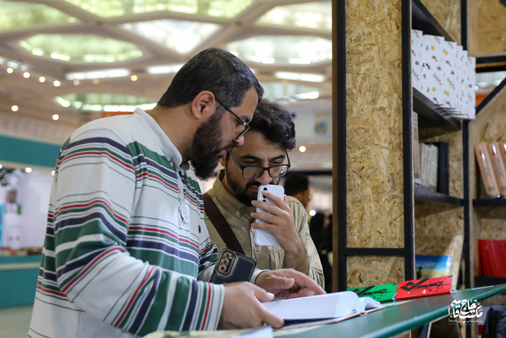 گزارش تصویری | غرفه مکتب حاج قاسم در هفتمین روز سی و پنجمین نمایشگاه کتاب تهران(1)