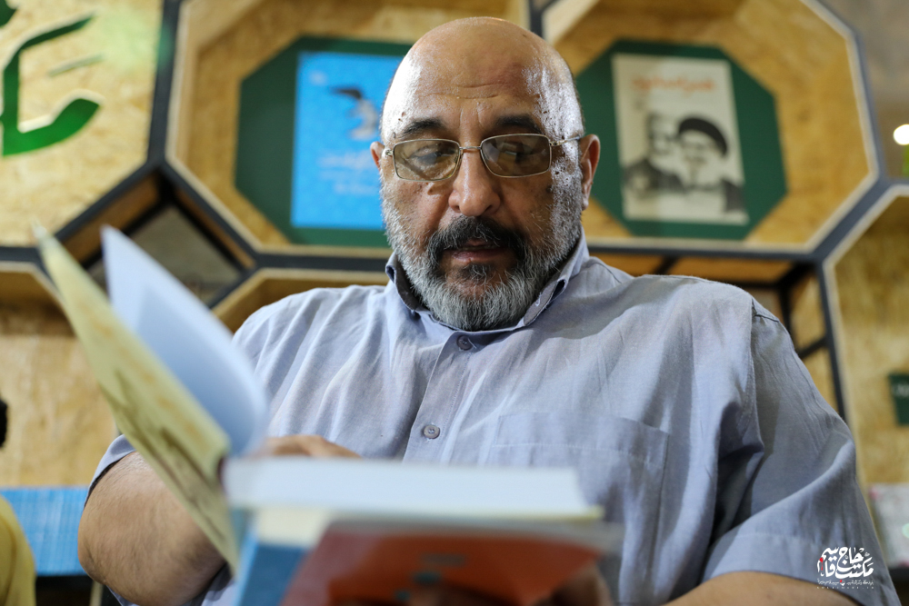 گزارش تصویری | غرفه مکتب حاج قاسم در یازدهمین روز سی و پنجمین نمایشگاه کتاب تهران(1)