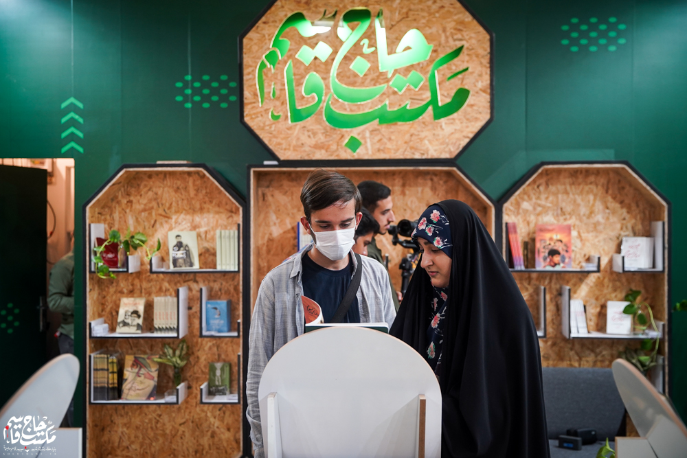 گزارش تصویری | غرفه مکتب حاج قاسم در اولین روز سیوششمین نمایشگاه کتاب تهران(1)