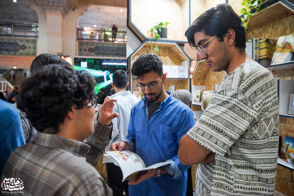 گزارش تصویری | غرفه مکتب حاج قاسم در دهمین روز سیوششمین نمایشگاه کتاب تهران(1)