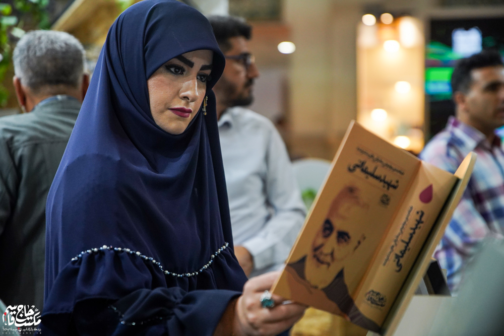 گزارش تصویری | غرفه مکتب حاج قاسم در دهمین روز سیوششمین نمایشگاه کتاب تهران(1)