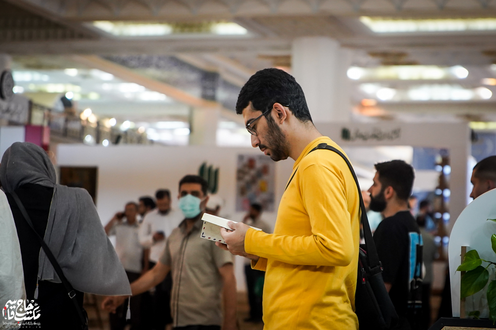 گزارش تصویری | غرفه مکتب حاج قاسم در دهمین روز سیوششمین نمایشگاه کتاب تهران(1)