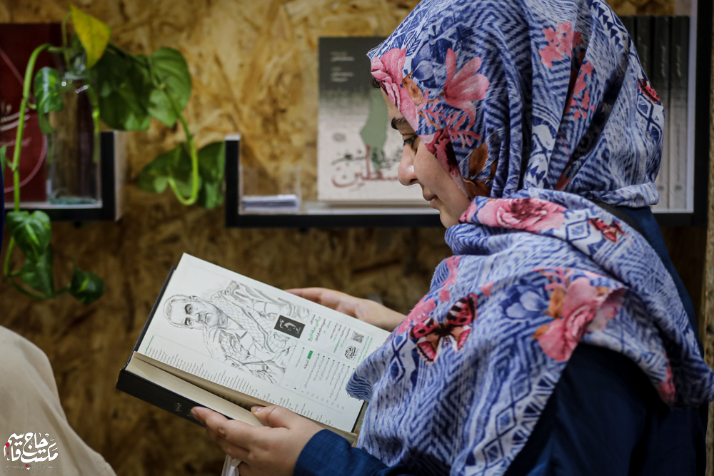 گزارش تصویری | غرفه مکتب حاج قاسم در دهمین روز سیوششمین نمایشگاه کتاب تهران(2)