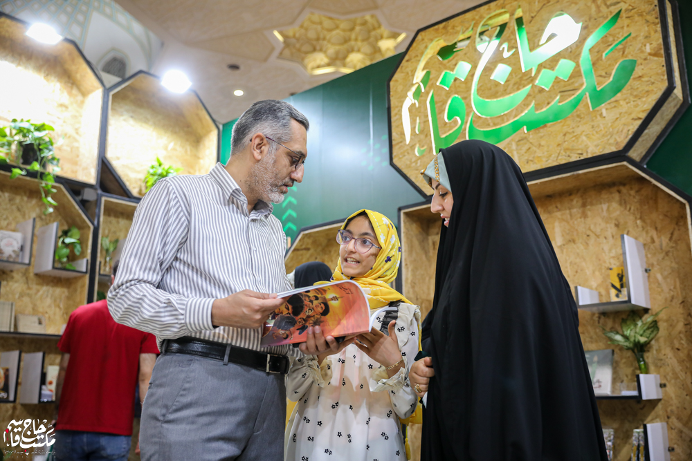گزارش تصویری | غرفه مکتب حاج قاسم در دومین روز سیوششمین نمایشگاه کتاب تهران(2)