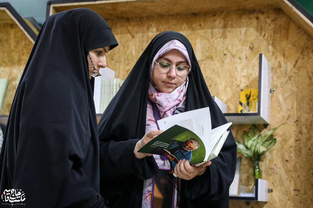 گزارش تصویری | غرفه مکتب حاج قاسم در دومین روز سیوششمین نمایشگاه کتاب تهران(2)