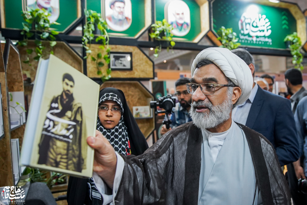 گزارش تصویری | غرفه مکتب حاج قاسم در دومین روز سیوششمین نمایشگاه کتاب تهران(1)