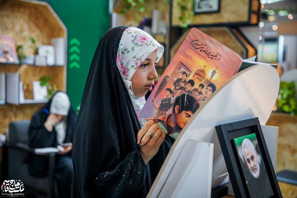 گزارش تصویری | غرفه مکتب حاج قاسم در دومین روز سیوششمین نمایشگاه کتاب تهران(1)