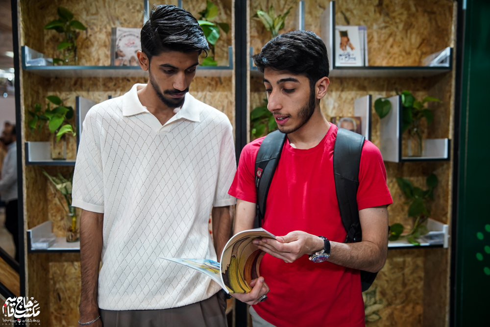 گزارش تصویری | غرفه مکتب حاج قاسم در سومین روز سیوششمین نمایشگاه کتاب تهران(1)