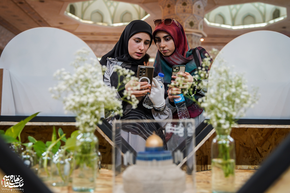 گزارش تصویری | غرفه مکتب حاج قاسم در سومین روز سیوششمین نمایشگاه کتاب تهران(1)
