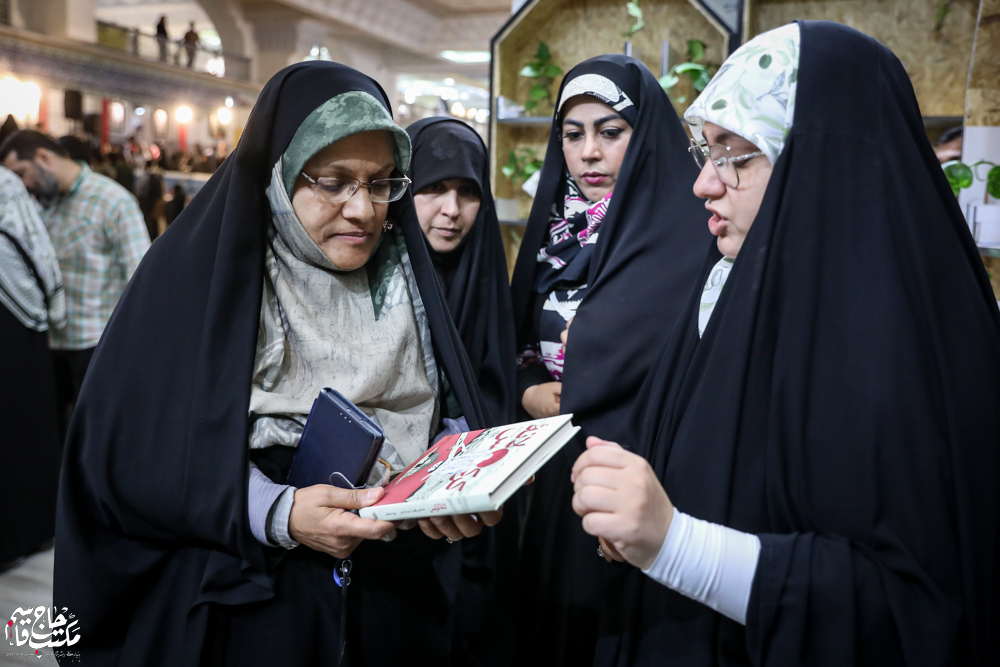 گزارش تصویری | غرفه مکتب حاج قاسم در ششمین روز سیوششمین نمایشگاه کتاب تهران(2)