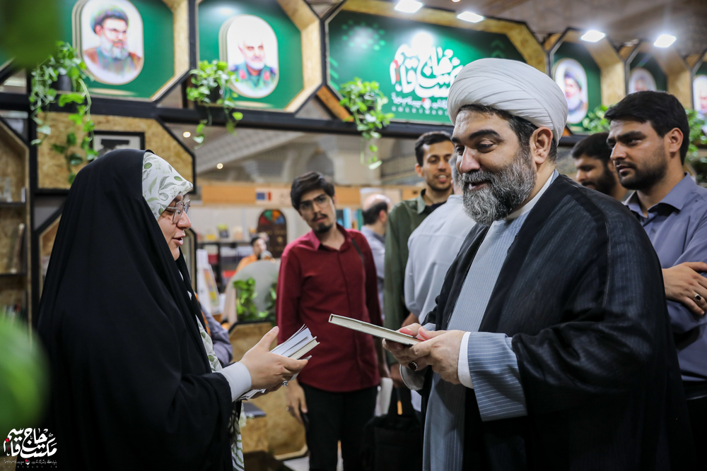 گزارش تصویری | غرفه مکتب حاج قاسم در ششمین روز سیوششمین نمایشگاه کتاب تهران(2)