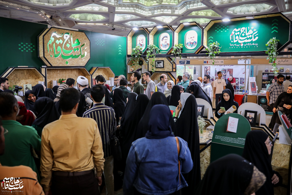 گزارش تصویری | غرفه مکتب حاج قاسم در ششمین روز سیوششمین نمایشگاه کتاب تهران(2)