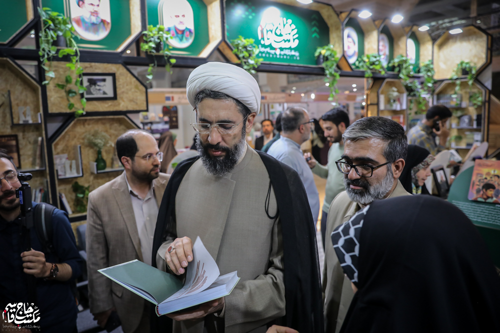 گزارش تصویری | غرفه مکتب حاج قاسم در ششمین روز سیوششمین نمایشگاه کتاب تهران(2)