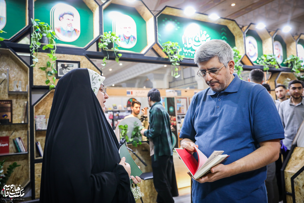 گزارش تصویری | غرفه مکتب حاج قاسم در هفتمین روز سیوششمین نمایشگاه کتاب تهران(2)