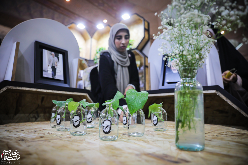 گزارش تصویری | غرفه مکتب حاج قاسم در هفتمین روز سیوششمین نمایشگاه کتاب تهران(2)