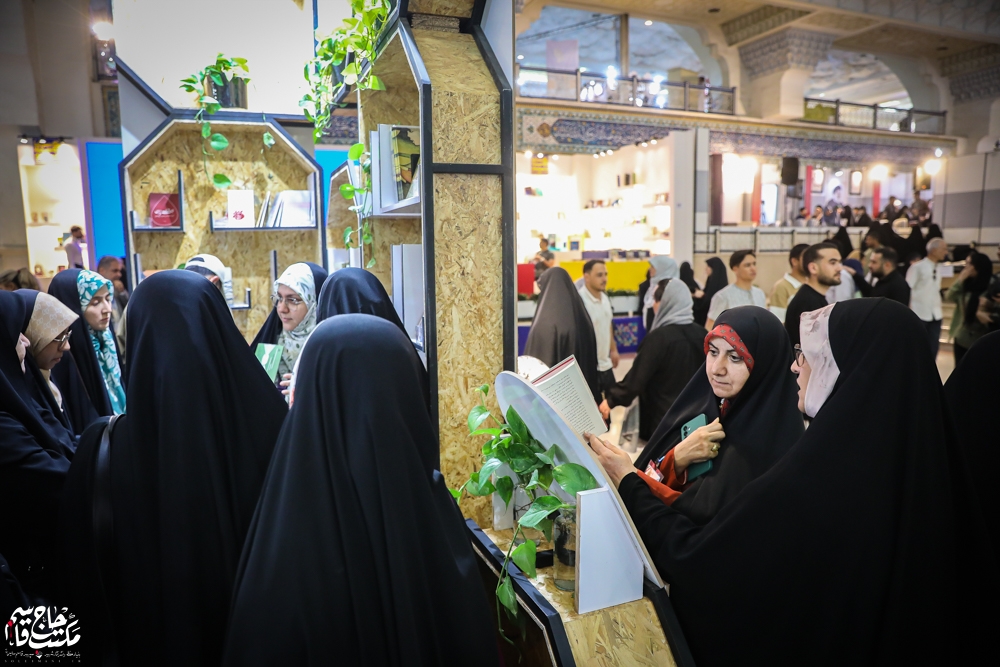 گزارش تصویری | غرفه مکتب حاج قاسم در هفتمین روز سیوششمین نمایشگاه کتاب تهران(2)