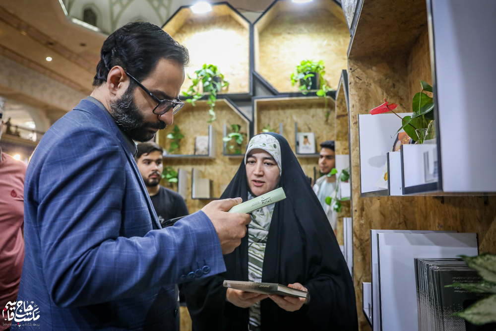 گزارش تصویری | غرفه مکتب حاج قاسم در هفتمین روز سیوششمین نمایشگاه کتاب تهران(2)