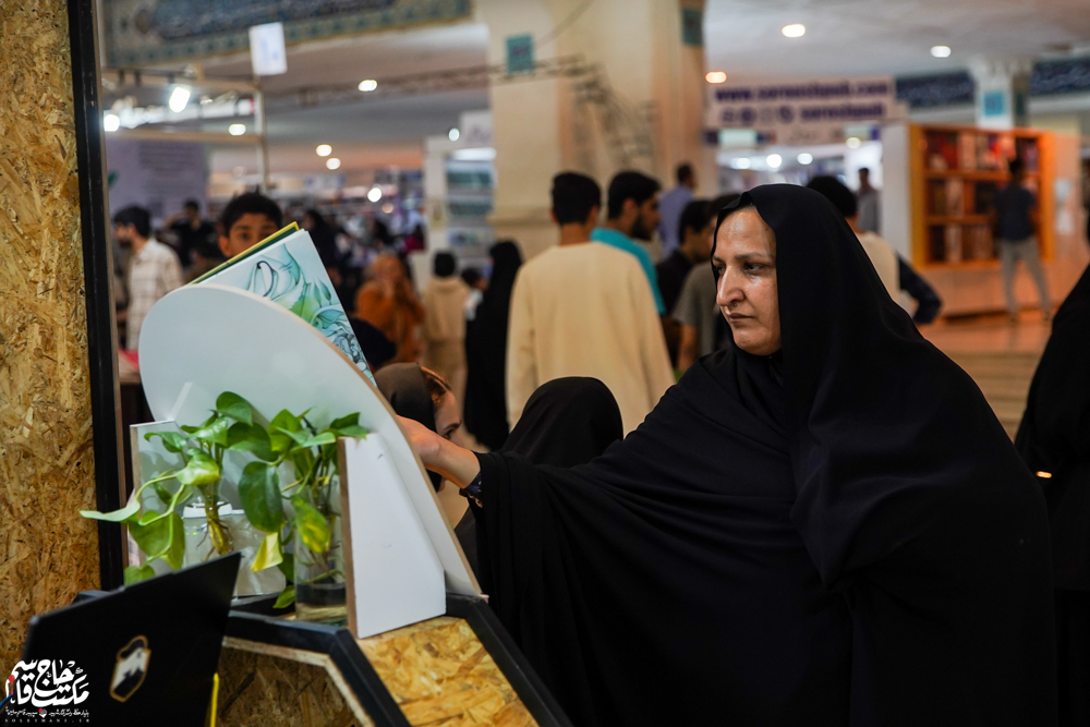 گزارش تصویری | غرفه مکتب حاج قاسم در هفتمین روز سیوششمین نمایشگاه کتاب تهران(1)