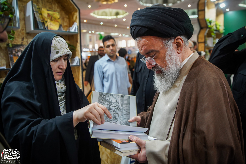 گزارش تصویری | غرفه مکتب حاج قاسم در هفتمین روز سیوششمین نمایشگاه کتاب تهران(1)