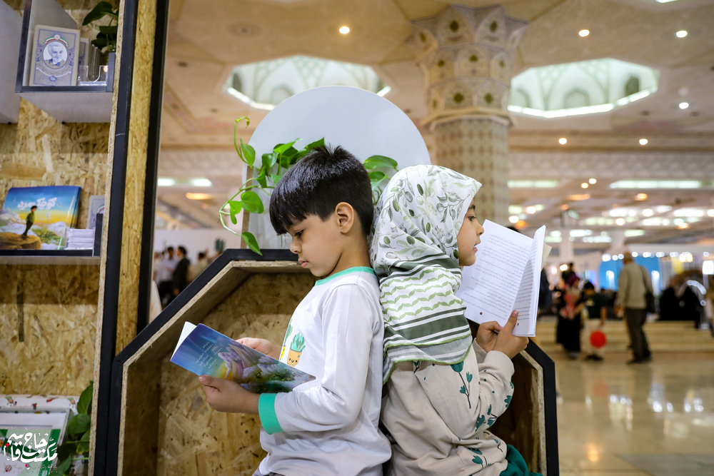 گزارش تصویری | غرفه مکتب حاج قاسم در پنجمین روز سیوششمین نمایشگاه کتاب تهران(2)