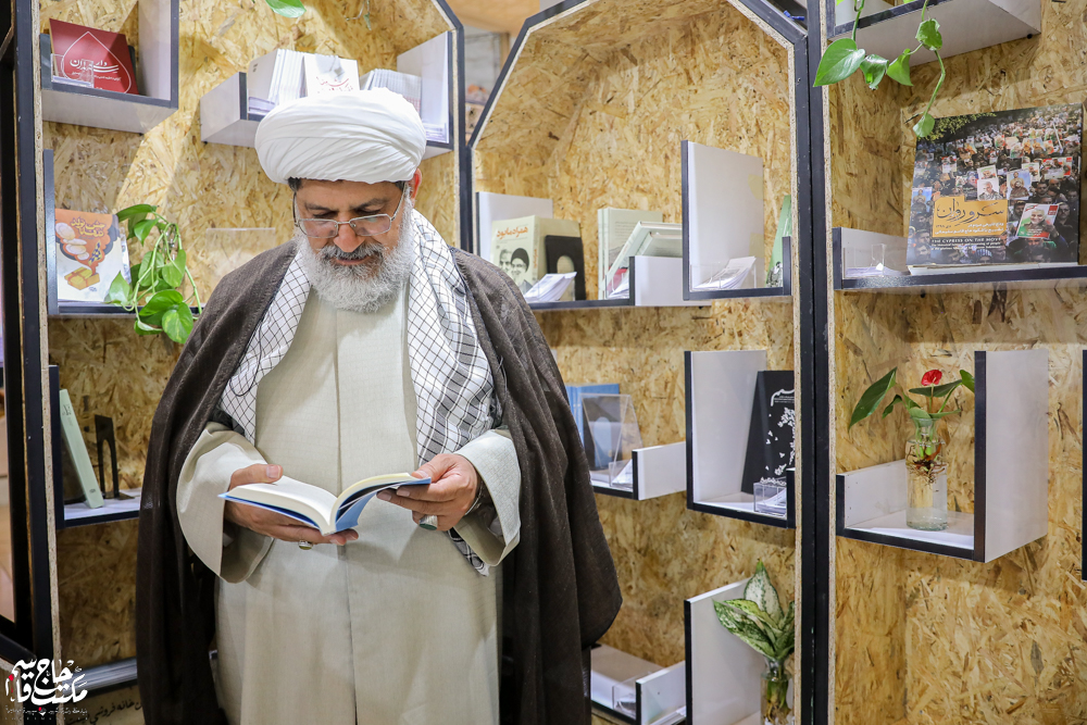 گزارش تصویری | غرفه مکتب حاج قاسم در پنجمین روز سیوششمین نمایشگاه کتاب تهران(2)