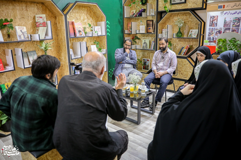 گزارش تصویری | غرفه مکتب حاج قاسم در پنجمین روز سیوششمین نمایشگاه کتاب تهران(2)