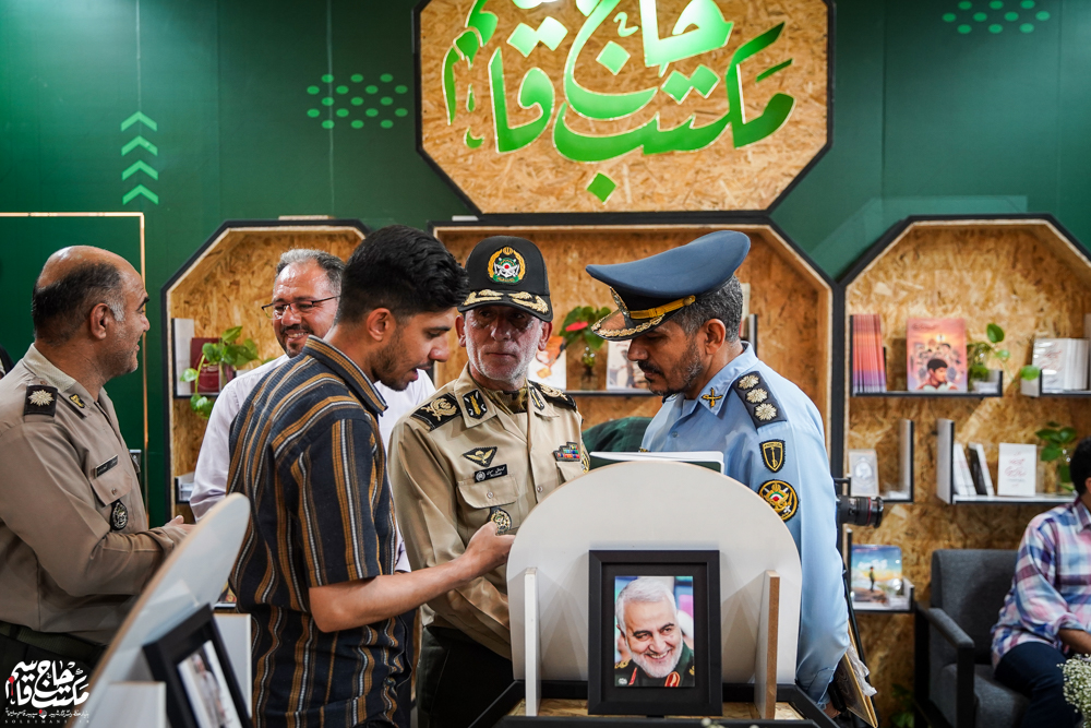 گزارش تصویری | غرفه مکتب حاج قاسم در پنجمین روز سیوششمین نمایشگاه کتاب تهران(1)