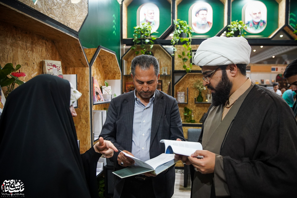 گزارش تصویری | غرفه مکتب حاج قاسم در پنجمین روز سیوششمین نمایشگاه کتاب تهران(1)