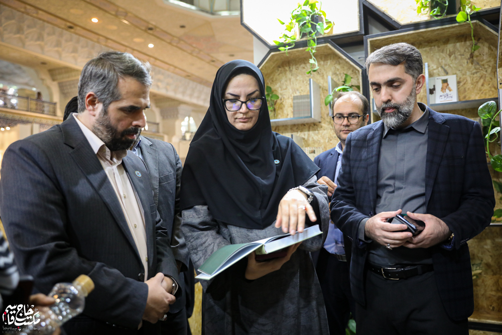 گزارش تصویری | غرفه مکتب حاج قاسم در چهارمین روز سیوششمین نمایشگاه کتاب تهران(2)