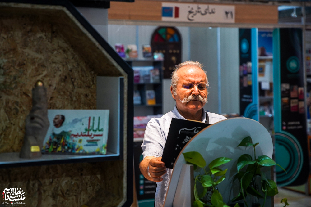 گزارش تصویری | غرفه مکتب حاج قاسم در آخرین روز سیوششمین نمایشگاه کتاب تهران(1)