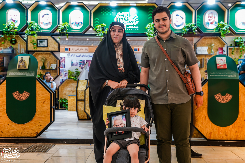 گزارش تصویری | غرفه مکتب حاج قاسم در آخرین روز سیوششمین نمایشگاه کتاب تهران(1)