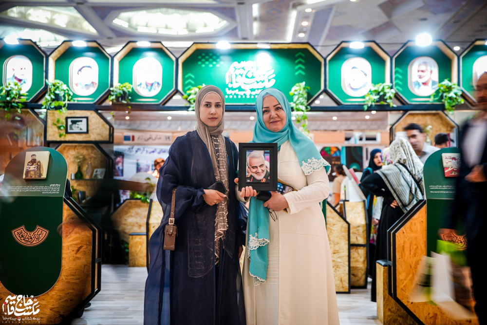 گزارش تصویری | غرفه مکتب حاج قاسم در آخرین روز سیوششمین نمایشگاه کتاب تهران(1)