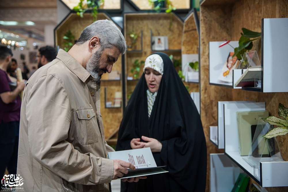 گزارش تصویری | غرفه مکتب حاج قاسم در آخرین روز سیوششمین نمایشگاه کتاب تهران(1)