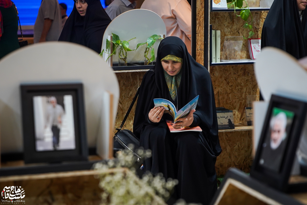گزارش تصویری | غرفه مکتب حاج قاسم در آخرین روز سیوششمین نمایشگاه کتاب تهران(1)