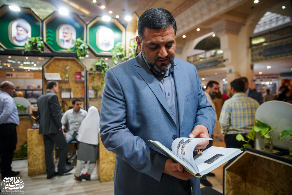 گزارش تصویری | غرفه مکتب حاج قاسم در آخرین روز سیوششمین نمایشگاه کتاب تهران(1)