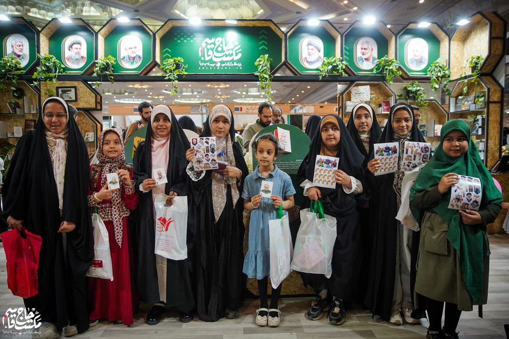 گزارش تصویری | غرفه مکتب حاج قاسم در نهمین روز سیوششمین نمایشگاه کتاب تهران(1)