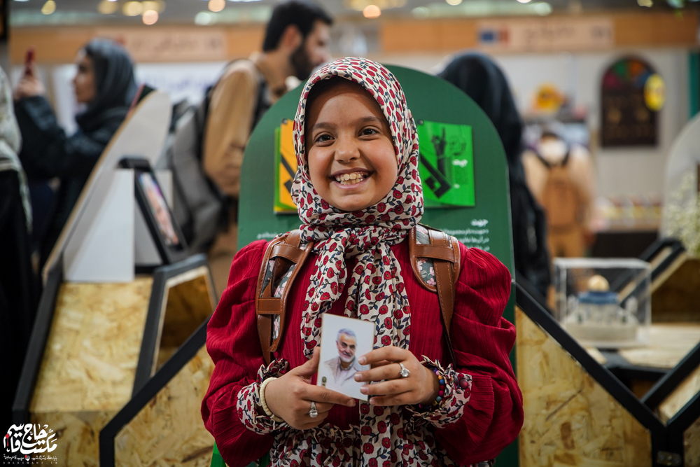 گزارش تصویری | غرفه مکتب حاج قاسم در نهمین روز سیوششمین نمایشگاه کتاب تهران(1)