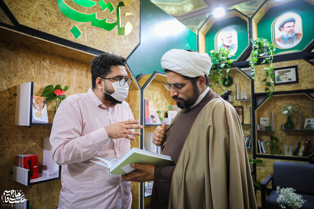 گزارش تصویری | غرفه مکتب حاج قاسم در سومین روز سیوششمین نمایشگاه کتاب تهران(2)