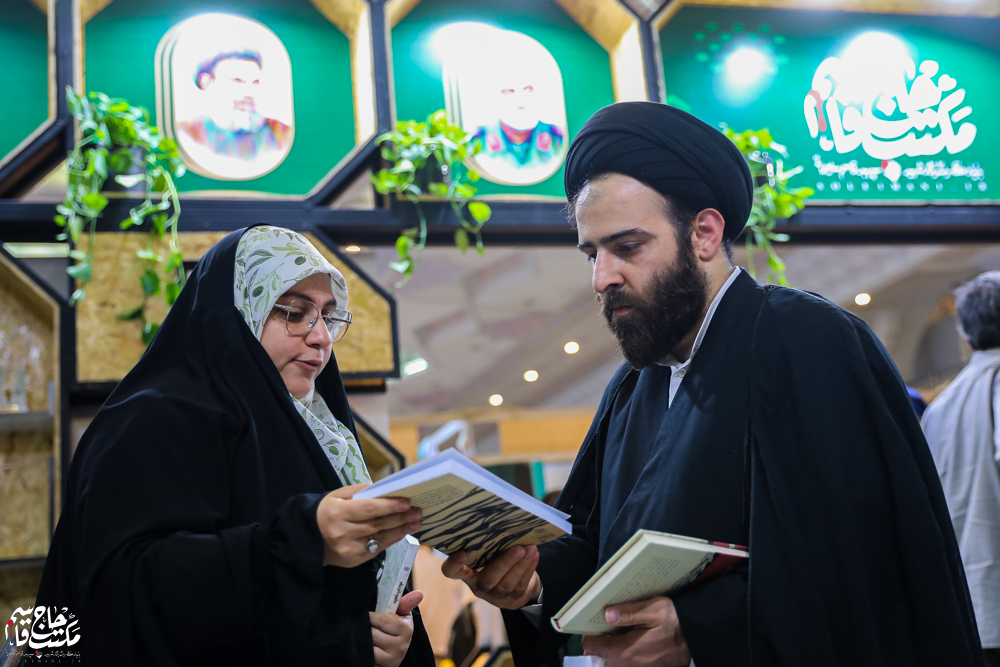 گزارش تصویری | غرفه مکتب حاج قاسم در سومین روز سیوششمین نمایشگاه کتاب تهران(2)