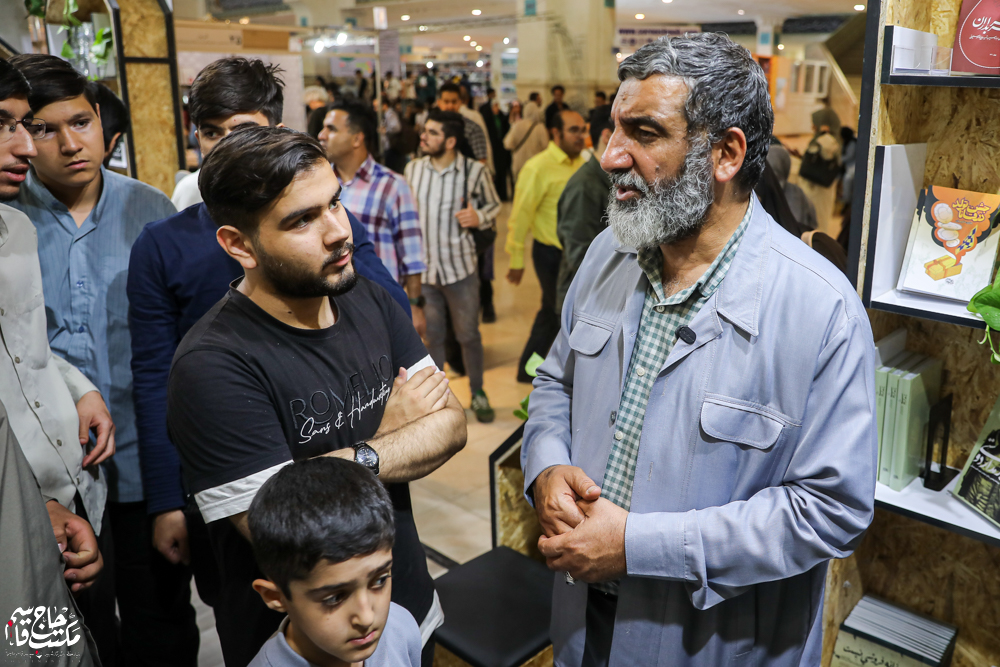 گزارش تصویری | غرفه مکتب حاج قاسم در هشتمین روز سیوششمین نمایشگاه کتاب تهران(2)