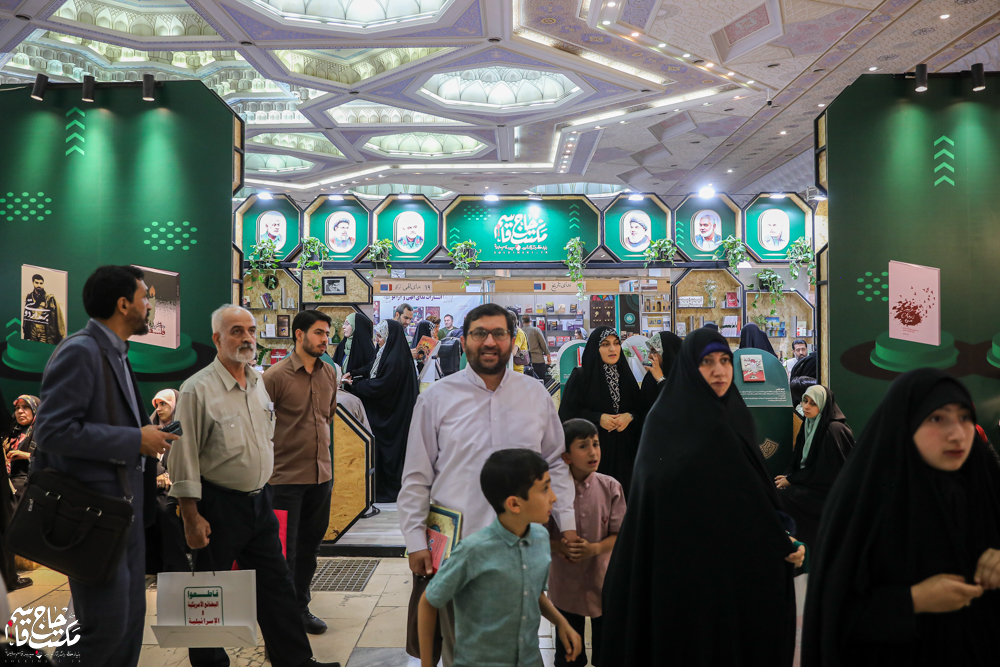 گزارش تصویری | غرفه مکتب حاج قاسم در هشتمین روز سیوششمین نمایشگاه کتاب تهران(2)
